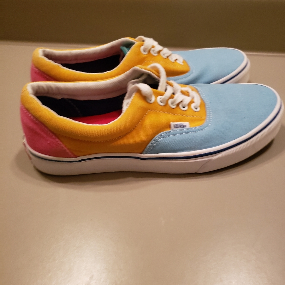 Vans - Picture 4 of 5